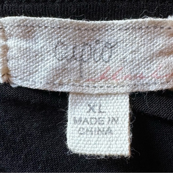 XL women’s black long sleeve basic shirt. Pre-owned great layering piece - Picture 5 of 8